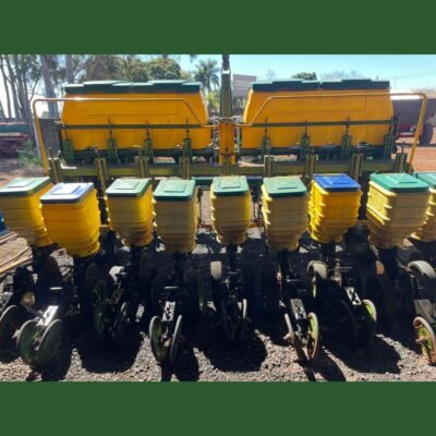 Lote 006 – Plantadeira Tatu PST 3