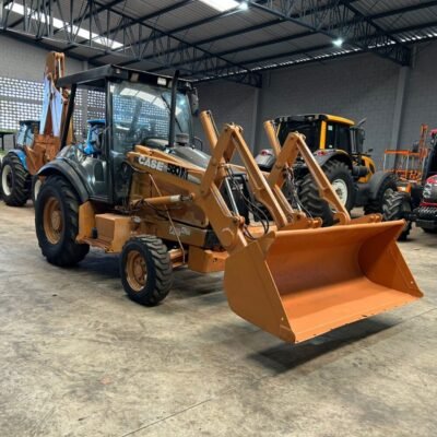 DT 48 – RETRO ESCAVADEIRA CASE 580M