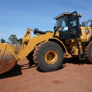DE 001 - PÁ CARREGADEIRA CATERPILLAR 966L