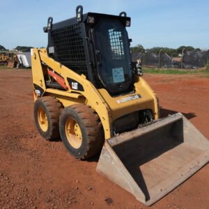 DE 014 - MINI CARREGADEIRA CATERPILLAR 226B
