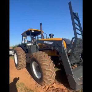 JB 01 - Trator Valtra BH 165