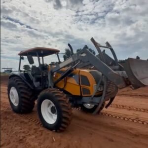JB 02 - Trator Valtra BM110