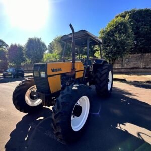 JB 03 - Trator Valtra 785