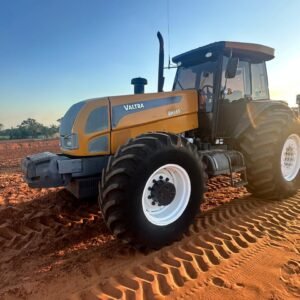 JB 05 - Trator Valtra Bh 165 - 2012